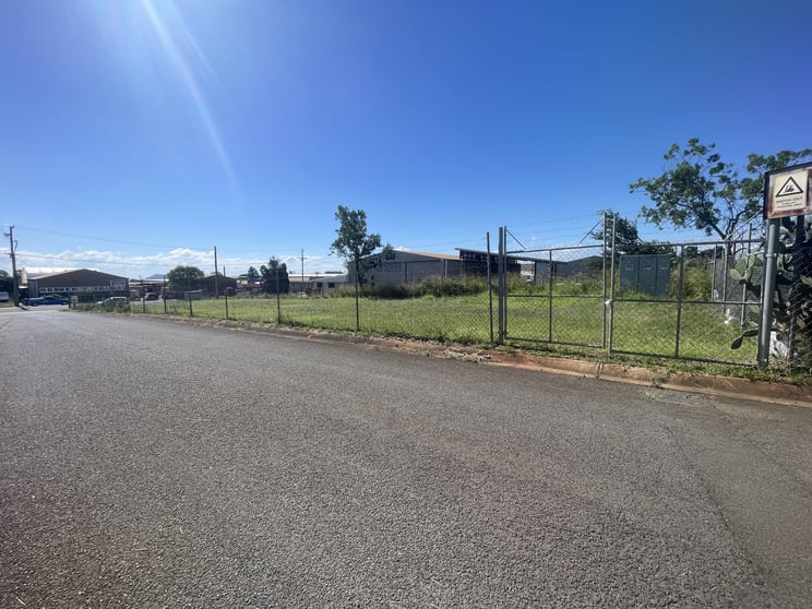 Click to view all images Lease B (Yard)/311-313 Taylor Street Wilsonton QLD 4350 - Image 3
