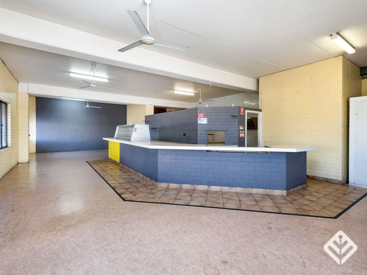 Click to view all images 18 Thurso Road Myaree WA 6154 - Image 2