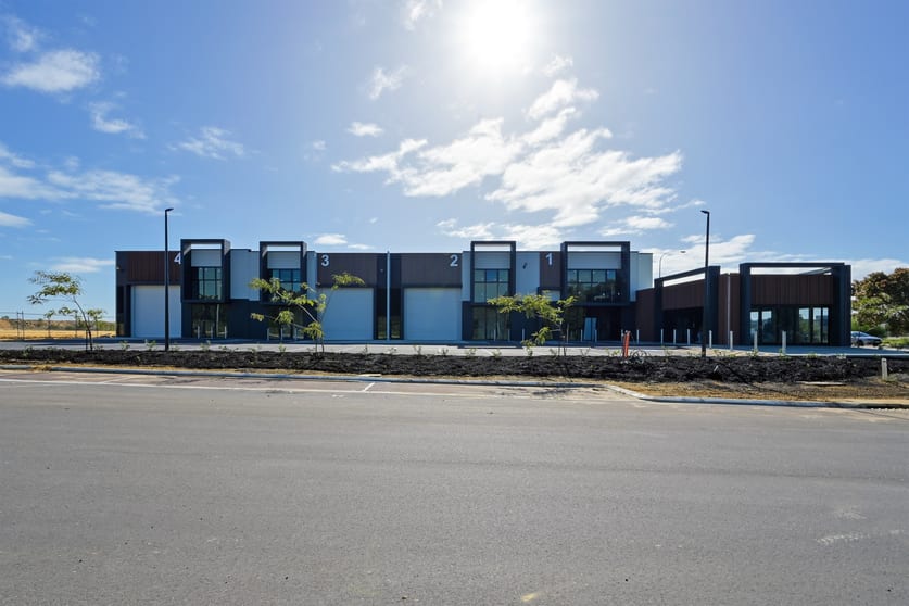 Click to view all images 1072-1078 Global Road Neerabup WA 6031 - Image 1