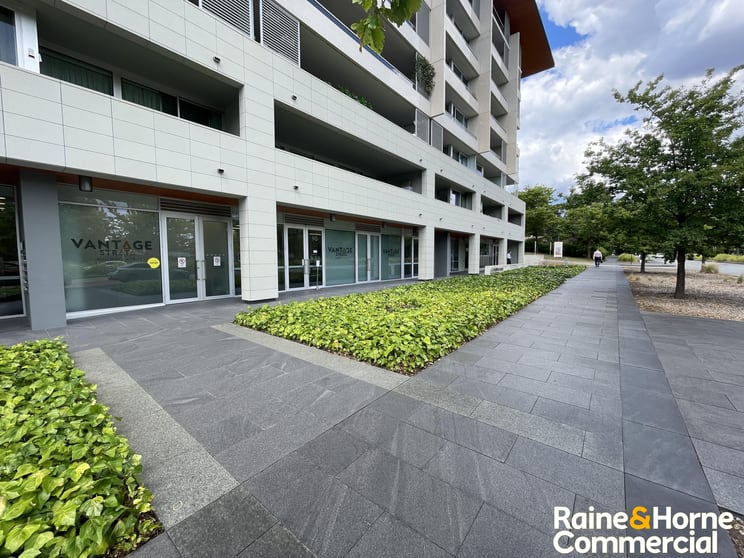 Click to view all images 90/43 Constitution Avenue Reid ACT 2612 - Image 3