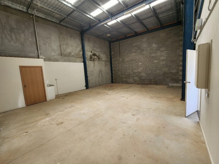 Click to view all images 3/10 Baines Crescent Torquay VIC 3228 - Image 3