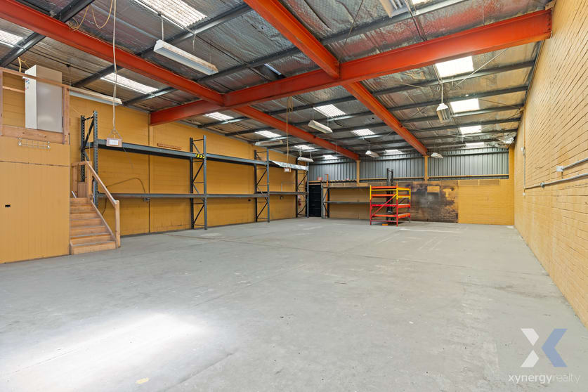 Click to view all images 4/15-17 Slough Road Altona VIC 3018 - Image 1