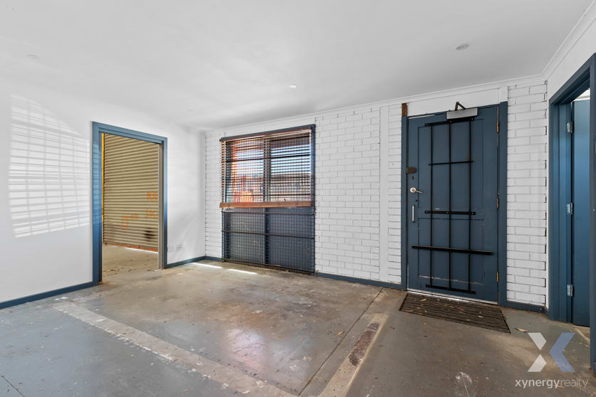 Click to view all images 4/15-17 Slough Road Altona VIC 3018 - Image 3