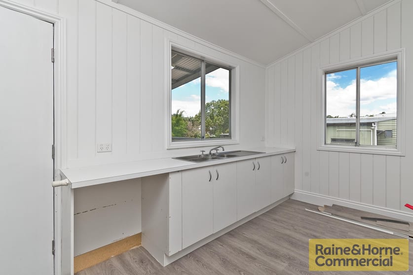 Click to view all images 37 Bishop Street Kelvin Grove QLD 4059 - Image 3