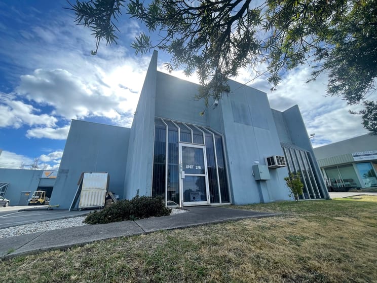 Click to view all images 2/6 Viewtech Place Rowville VIC 3178 - Image 1