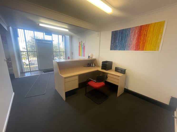 Click to view all images 2/6 Viewtech Place Rowville VIC 3178 - Image 2