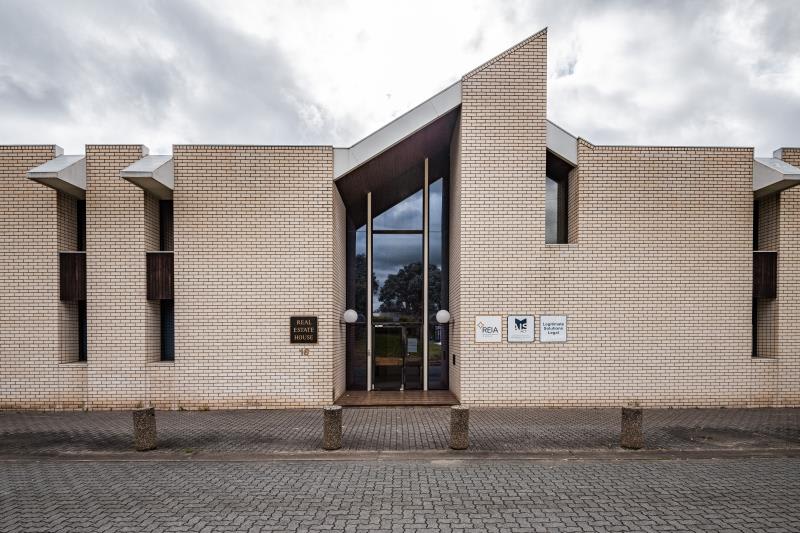 Click to view all images Level 1 Suite 1B/16 Thesiger Court Deakin ACT 2600 - Image 1