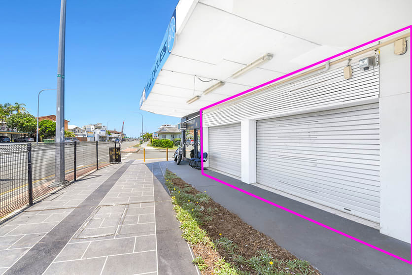 Click to view all images 26 Brisbane Road Labrador QLD 4215 - Image 2