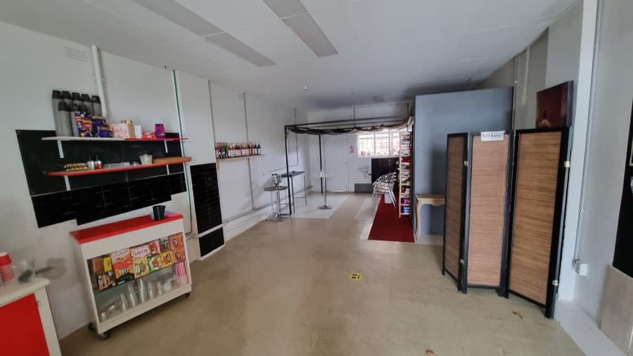 Click to view all images 69 Dumfries Street Deer Park VIC 3023 - Image 2