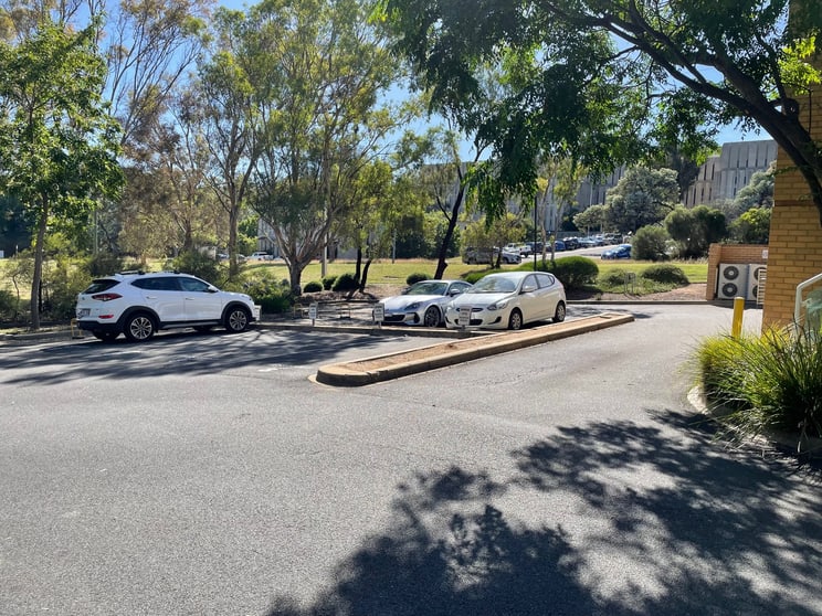 Click to view all images 6/2 Phipps Close Deakin ACT 2600 - Image 3