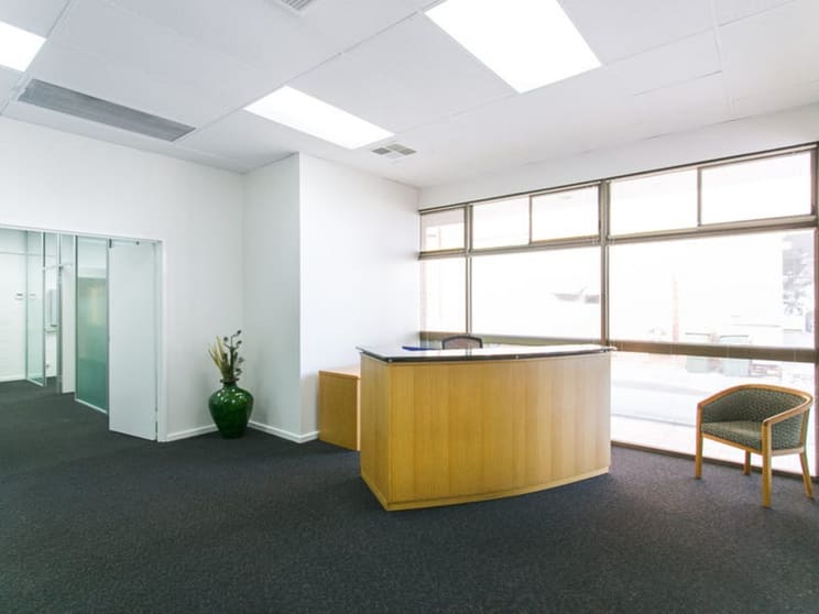 Click to view all images 22 Teddington Road Burswood WA 6100 - Image 2