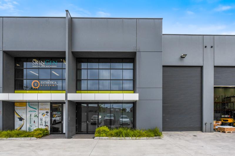 Click to view all images 2/4 Bridge Road Keysborough VIC 3173 - Image 1