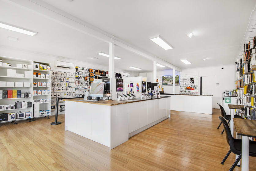 Click to view all images 4/1 Rene Street Noosaville QLD 4566 - Image 3