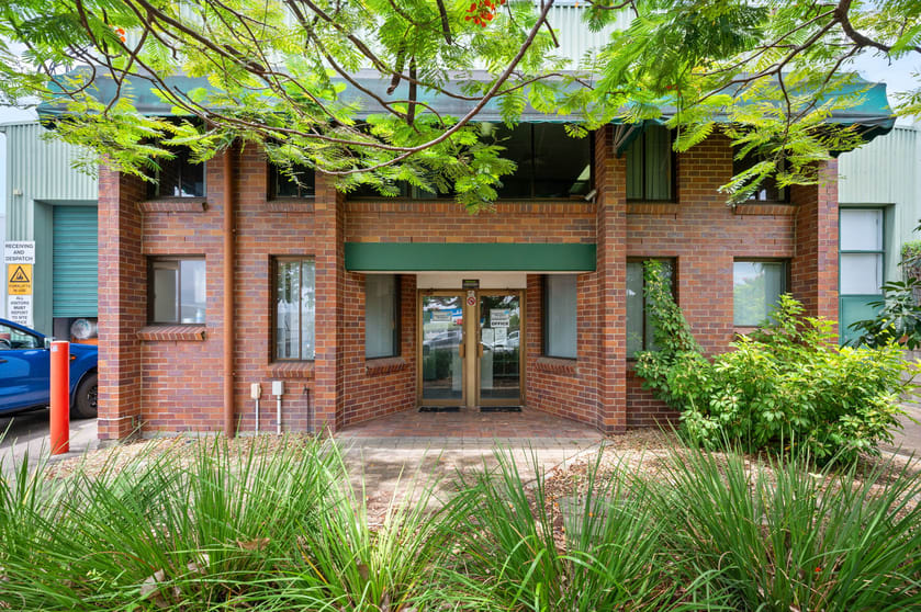 Click to view all images 10 Pease Court Bethania QLD 4205 - Image 2