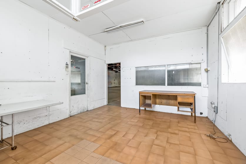 Click to view all images 11 Parer Street Reservoir VIC 3073 - Image 2