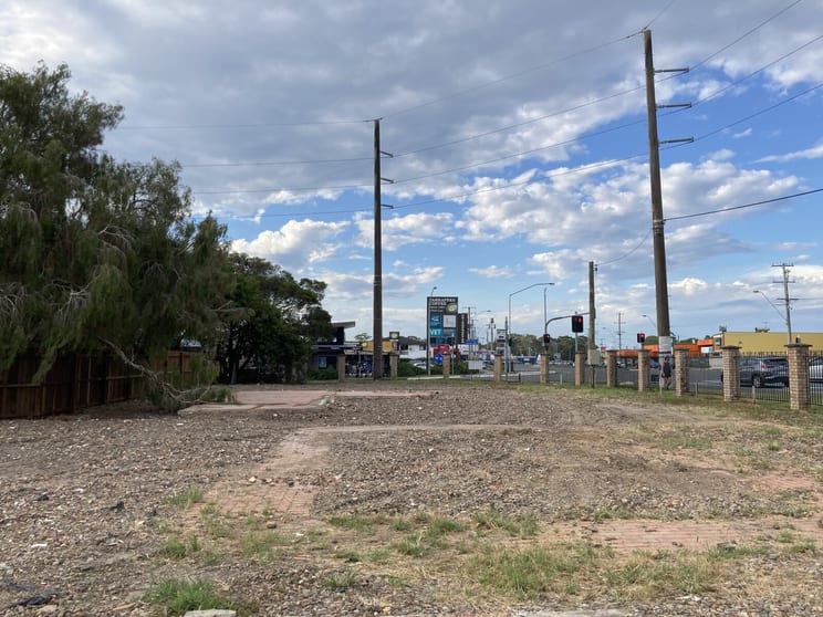 Click to view all images 2 Erang Street Currimundi QLD 4551 - Image 3