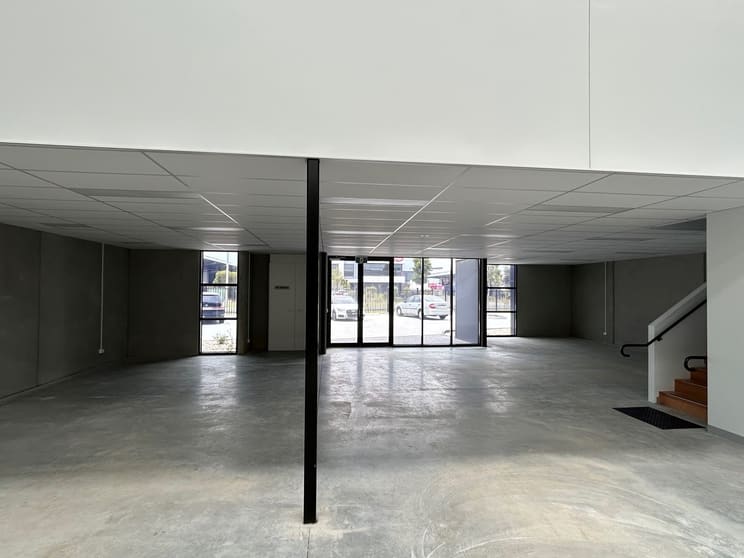 Click to view all images 10 Axis Crescent Dandenong South VIC 3175 - Image 3