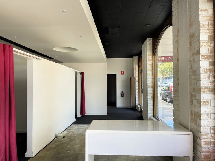 Click to view all images 55 Yarra Street Geelong VIC 3220 - Image 3