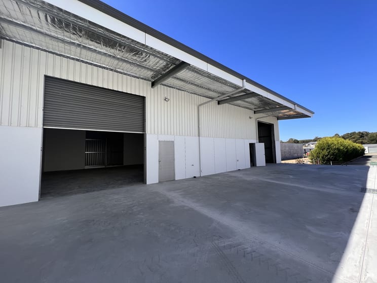 4/6 Marli Close Canadian VIC 3350 - Image 1