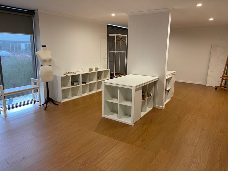 Click to view all images Unit 16/8 Gladstone Street Fyshwick ACT 2609 - Image 2