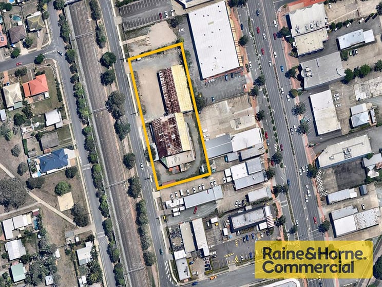 Click to view all images 111 Railway Avenue Strathpine QLD 4500 - Image 1
