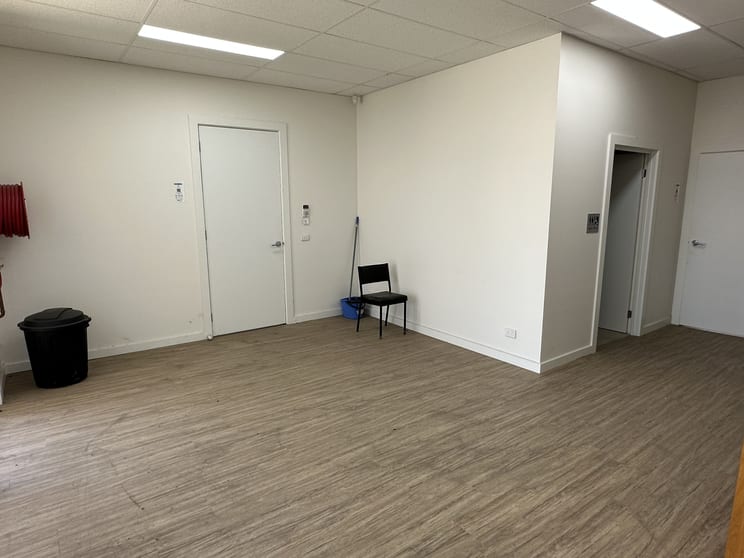 Click to view all images Unit 1/17 Trafalgar Rd Epping VIC 3076 - Image 2