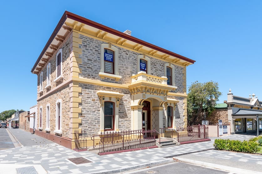 Click to view all images 1/2-5 Albyn Terrace Strathalbyn SA 5255 - Image 2
