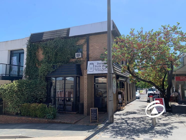 Click to view all images 9A Blackburne Square Berwick VIC 3806 - Image 1