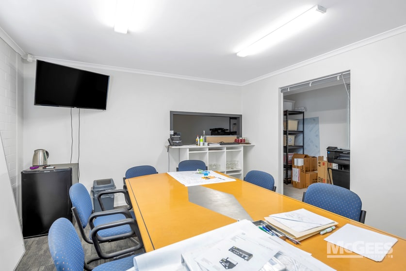 Click to view all images 4A Manton Street Hindmarsh SA 5007 - Image 3