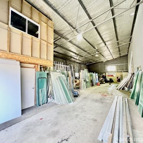 Click to view all images 1/9 Commerce Street Wauchope NSW 2446 - Image 3
