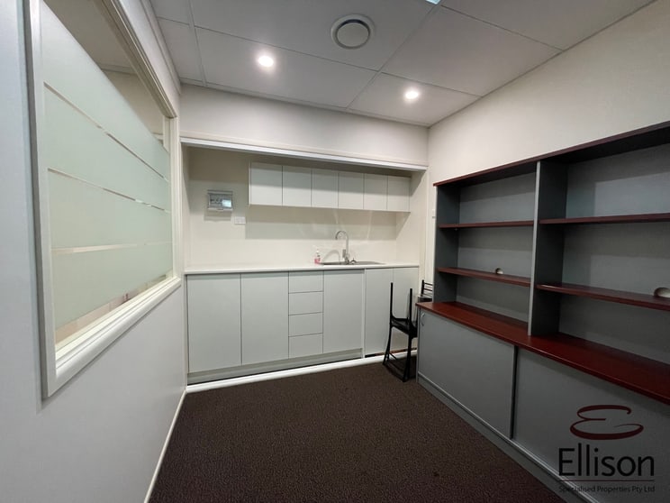 Click to view all images 16/6 Vanessa Boulevard Springwood QLD 4127 - Image 3