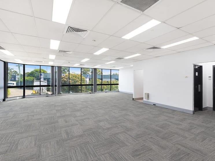 Click to view all images Unit 2/30-32 Artisan Road Seven Hills NSW 2147 - Image 2