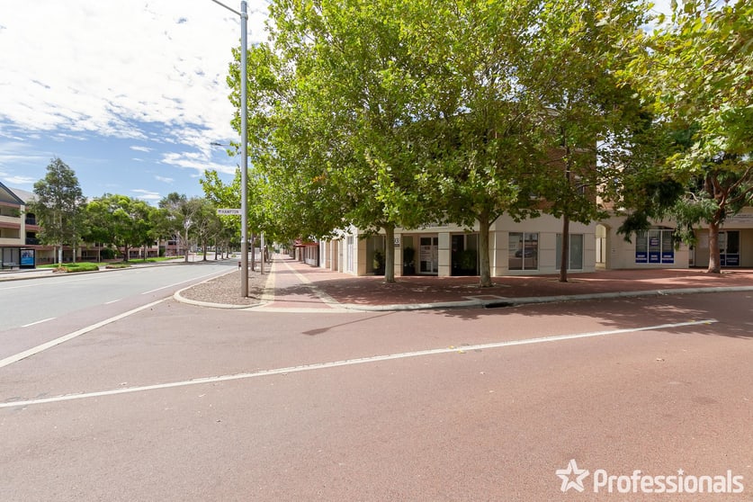 Click to view all images 1/93 Grand Boulevard Joondalup WA 6027 - Image 3