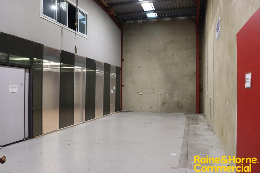 Click to view all images Unit 7/332 Hoxton Park Road Prestons NSW 2170 - Image 3