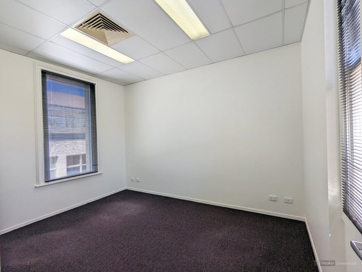 Click to view all images 9/138 Margaret Street Toowoomba City QLD 4350 - Image 3