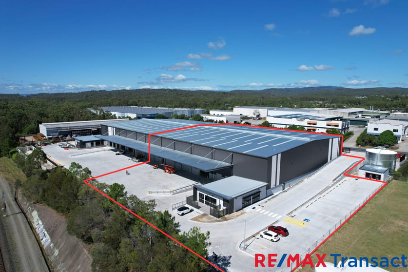 Click to view all images 1/101 Millaroo Drive Helensvale QLD 4212 - Image 3