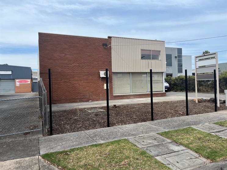 Click to view all images 1/10 The Nook Bayswater North VIC 3153 - Image 3