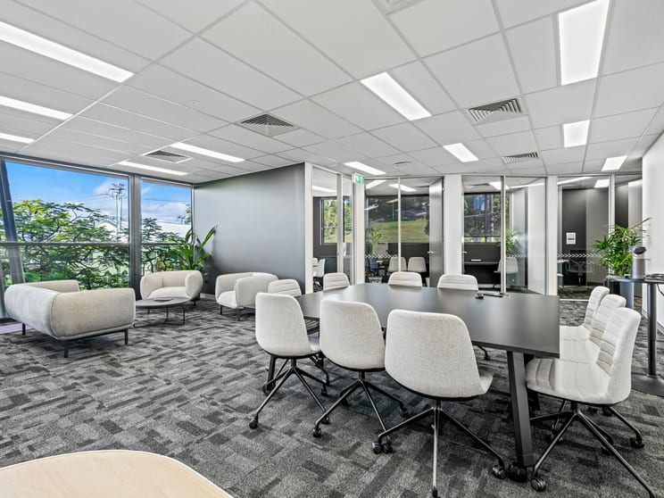 Click to view all images 230 Oxford Street Balmoral QLD 4171 - Image 1
