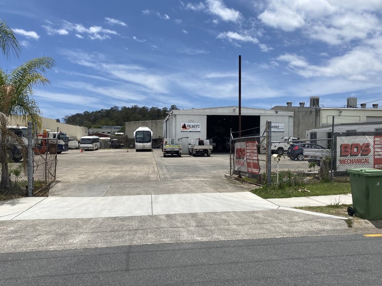 Click to view all images 6 Hutchinson Street Burleigh Heads QLD 4220 - Image 2