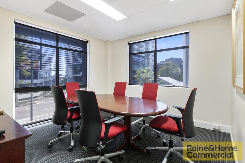 Click to view all images 4/133 Leichhardt Street Spring Hill QLD 4000 - Image 2