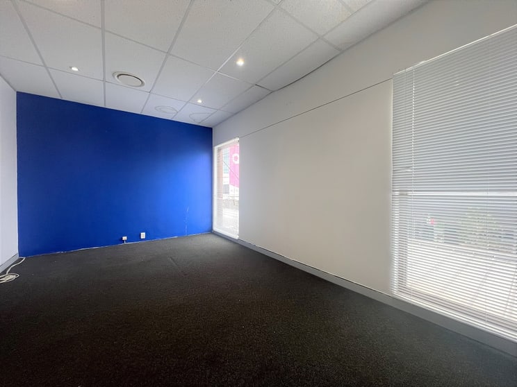 Click to view all images 1st Floor/170 Queen Street Campbelltown NSW 2560 - Image 2
