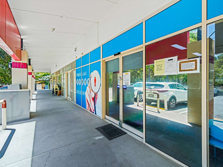 Click to view all images 4/85 Joseph Banks Avenue Forest Lake QLD 4078 - Image 3
