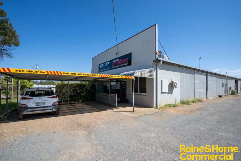 Click to view all images Unit 1/219 Urana Street Wagga Wagga NSW 2650 - Image 2