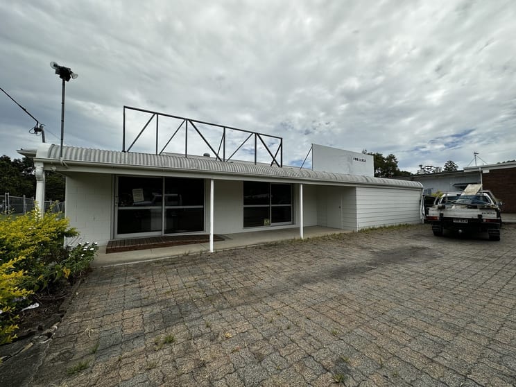 Click to view all images Shop 1/4 Turner Street Beerwah QLD 4519 - Image 1