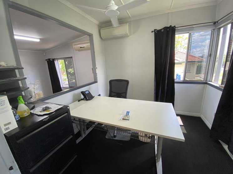 Click to view all images 35 Weaver Street Coopers Plains QLD 4108 - Image 3