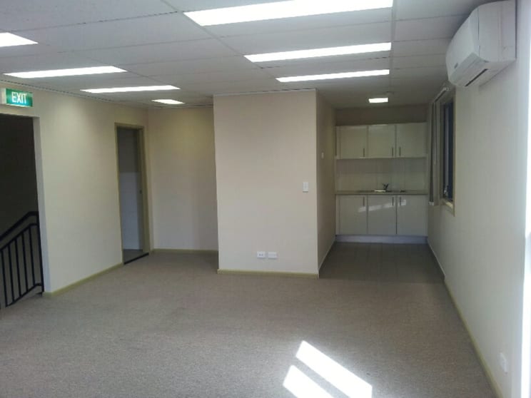 Click to view all images 3/4 Bonz Place Seven Hills NSW 2147 - Image 2
