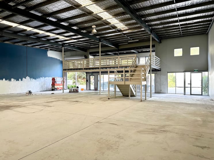 Click to view all images 4/6 Indy Court Carrara QLD 4211 - Image 1