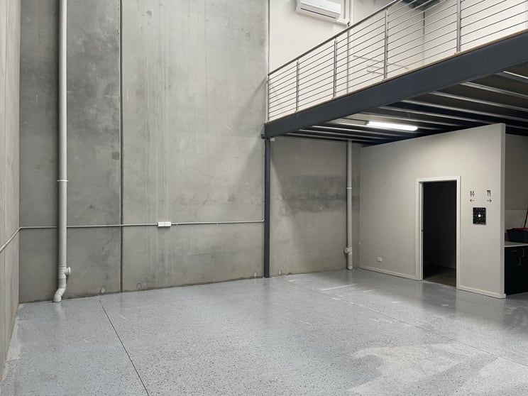 Click to view all images 17/27 Graystone Court Epping VIC 3076 - Image 3