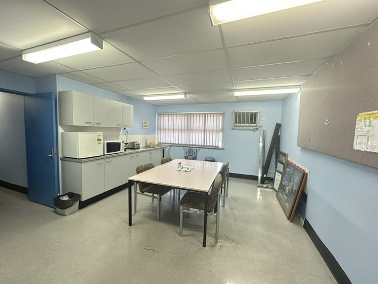 Click to view all images Ground Floor, part of/1470 Logan Rd Mount Gravatt East QLD 4122 - Image 2
