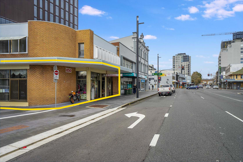 Click to view all images 4/850 Hunter Street Newcastle West NSW 2302 - Image 1